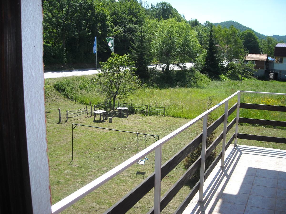 Motel Sretno Good Luck Trnovo Екстер'єр фото